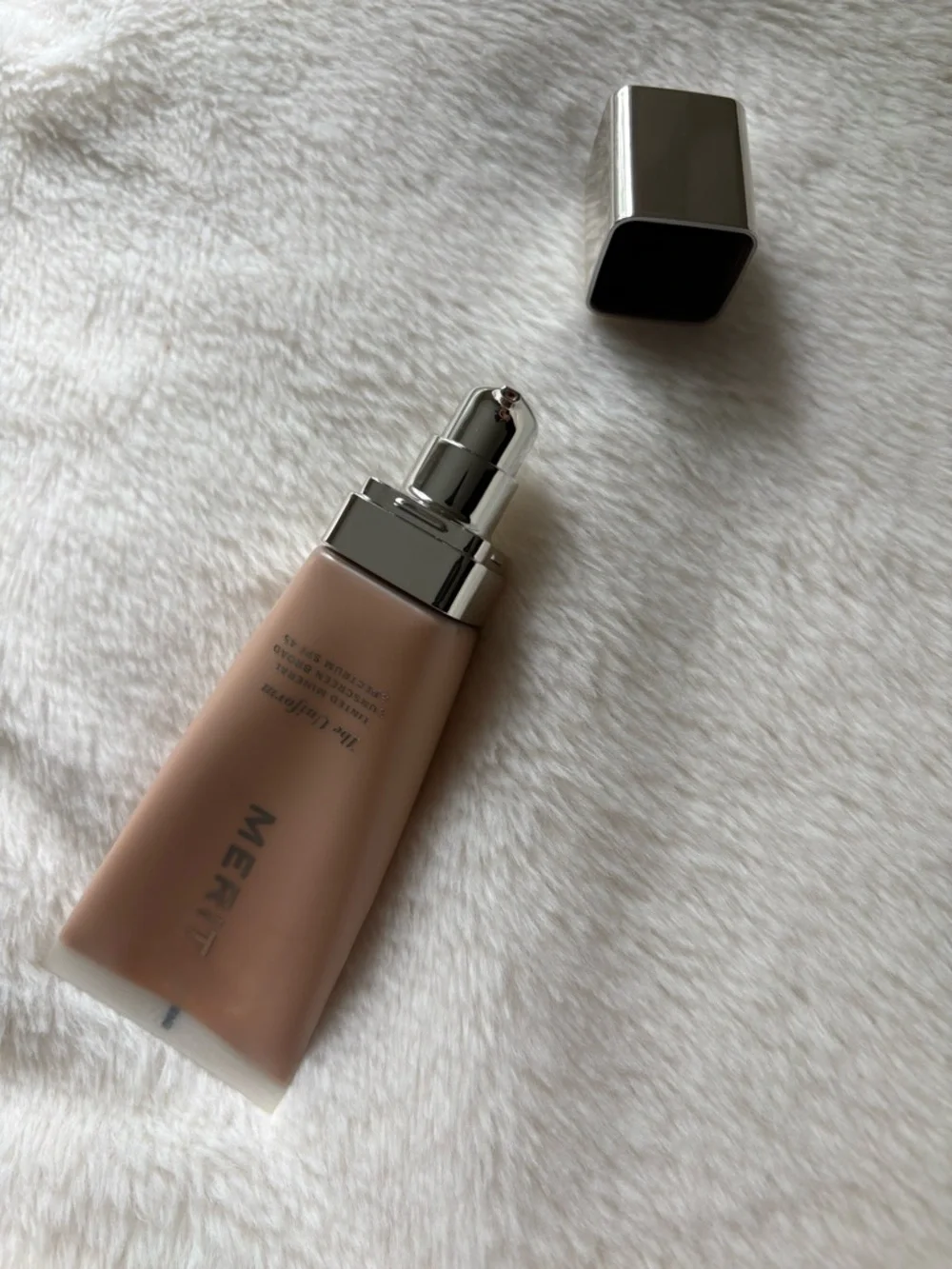 MERIT The Uniform 24 Tinted Mineral Sunscreen SPF 45 & The Minimalist in Silk